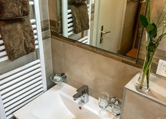 Les Amandiers Apartament *